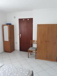 Fotografia z galérie ubytovania Apartment in Vinišce with Seaview, Balcony, Air condition, WIFI (4752-2) v destinácii Vinišće