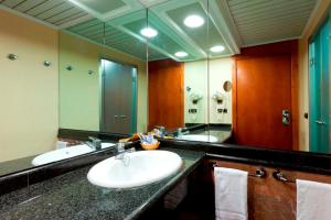 Ein Badezimmer in der Unterkunft Gran Hotel Bali & Spa