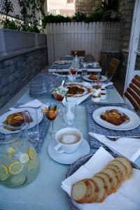 Morgenmad for gæster der bor på mourayio