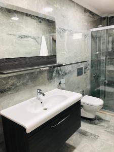 AdaHan Family Rooms Gocek的一间浴室