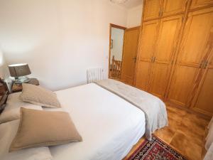 Ein Bett oder Betten in einem Zimmer der Unterkunft Bunyola