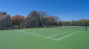 Tennis ou squash au sein de le complexe hôtelier ou à proximité