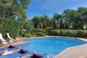 The swimming pool at or close to La Quinta Punyeta