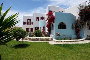 Ein Garten an der Unterkunft Asteras Paradise