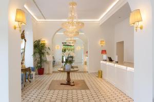 Lobbyn eller receptionsområdet på Hotel Milton Roma