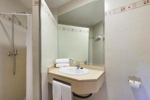Łazienka w obiekcie Hotel Palia La Roca