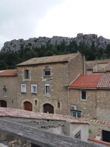 Photo de la galerie de l'établissement Le Patio Des Cigales, à Roquefort-des-Corbières