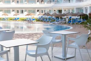 Basen w obiekcie Hotel Palia La Roca lub w pobliżu