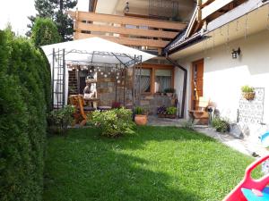 Ogród w obiekcie Apartament Granat