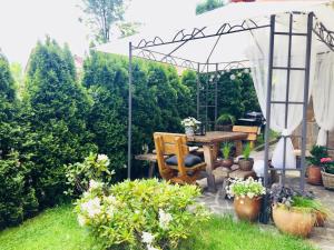 Ogród w obiekcie Apartament Granat