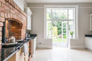 A kitchen or kitchenette at The Firs 