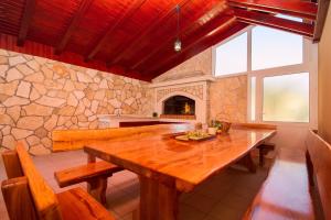 Fotografia z galérie ubytovania Villa Ana with private 50m2 pool, 7 bedrooms, 7 bathrooms, 18 persons max v destinácii Stanići