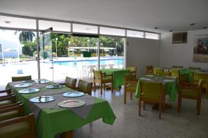 Bazén v ubytování Hotel Albatros nebo v jeho okolí