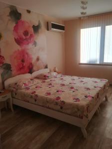 Postel nebo postele na pokoji v ubytování Apartment Batoevi Sozopol + 67 fotografií