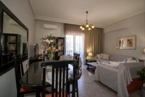 Posezení v ubytování Lia's Center Apartment