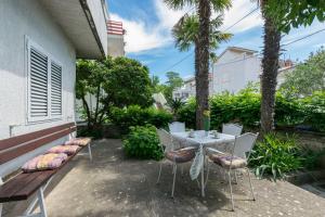 Vonkajšia záhrada v ubytovaní Apartments Miroslava