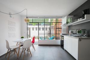 JUUB New Beautiful Suite Nuevo Polanco (R2) tesisinde mutfak veya mini mutfak