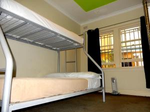 Krevet ili kreveti na sprat u jedinici u okviru objekta Noahs Bondi Beach