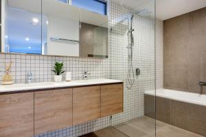 O baie la Bluey's Beach House - 5 Bedroom +16 fotografii