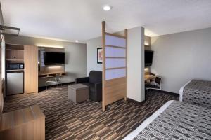 A kitchen or kitchenette at Microtel Inn & Suites by Wyndham Florence