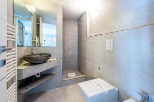 Kúpeľňa v ubytovaní IREX Tevere Sant Angelo private apartment + 37 fotografií