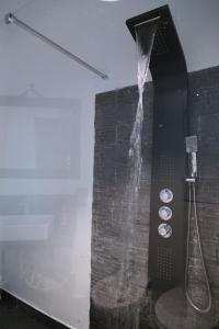 A bathroom at MiKlod Apartments