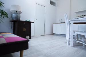A kitchen or kitchenette at MiKlod Apartments