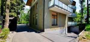 Budova, v ktorej sa apartmán nachádza