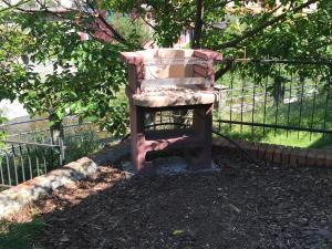 A garden outside Appartamento in Villa a 5 KM dal mare