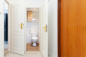 Łazienka w obiekcie Apartments Gdańsk Dworska by Noclegi Renters