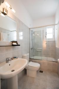 Koupelna v ubytování Hotel Charissi
