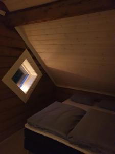 Łóżko lub łóżka w pokoju w obiekcie Fjords view