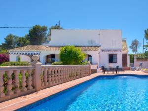 Bazén v ubytování Holiday Home Cala Vista by Interhome nebo v jeho okolí