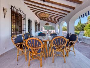 Posezení v ubytování Holiday Home Cala Vista by Interhome
