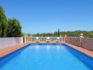 Bazén v ubytování Holiday Home Cala Vista by Interhome nebo v jeho okolí