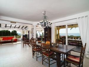 Χώρος καθιστικού στο Villa Bellevue by Interhome
