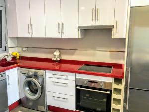 A kitchen or kitchenette at APARTAMENTO JMHR 5