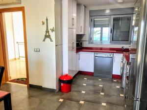 A kitchen or kitchenette at APARTAMENTO JMHR 5
