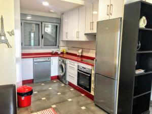 A kitchen or kitchenette at APARTAMENTO JMHR 5