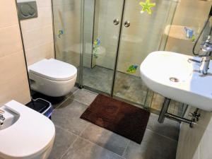 A bathroom at APARTAMENTO JMHR 5