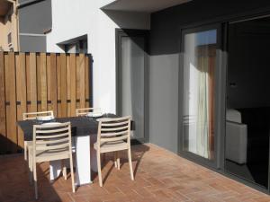 A balcony or terrace at Apartaments i habitacions Can Morera Olot