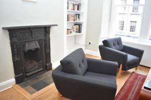 Gallery image of High Street - modern Scandi design apartment in the heart of the old town! in Edinburgh