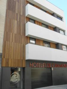The building in which az apartmanhoteleket is located