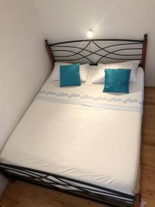 Posteľ alebo postele v izbe v ubytovaní Apartment Chupa