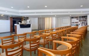 TV a/nebo společenská místnost v ubytování King Solomon Hotel Tiberias