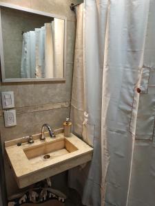 Ванная комната в Bright & Cozy Apart near City Center, Caballito