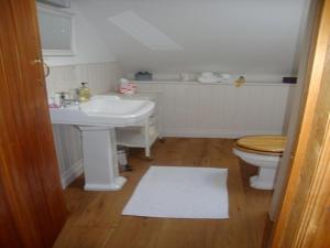 A bathroom at Church Barn