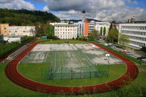 Tenis a/nebo squash v ubytování Hostel DIC nebo okolí