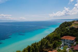 Gallery image of Elies 33 Bio Retreat in Afitos +38 photos
