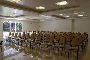 Área de negócios e/ou sala de conferências em Hotel Capim Limão Itaipava mais 37 fotos
